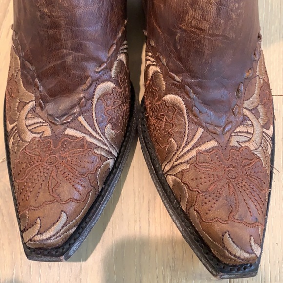 Distressed Antique Brown Leather Boots - Picture 3 of 8